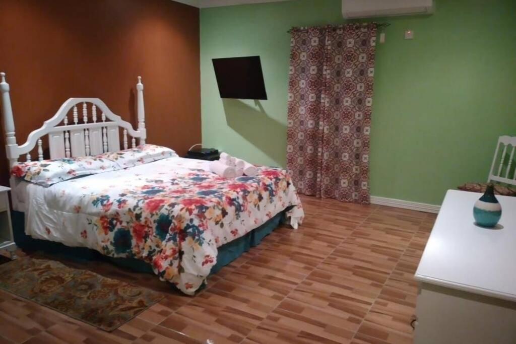 Hideaway Apartment Ocho Rios